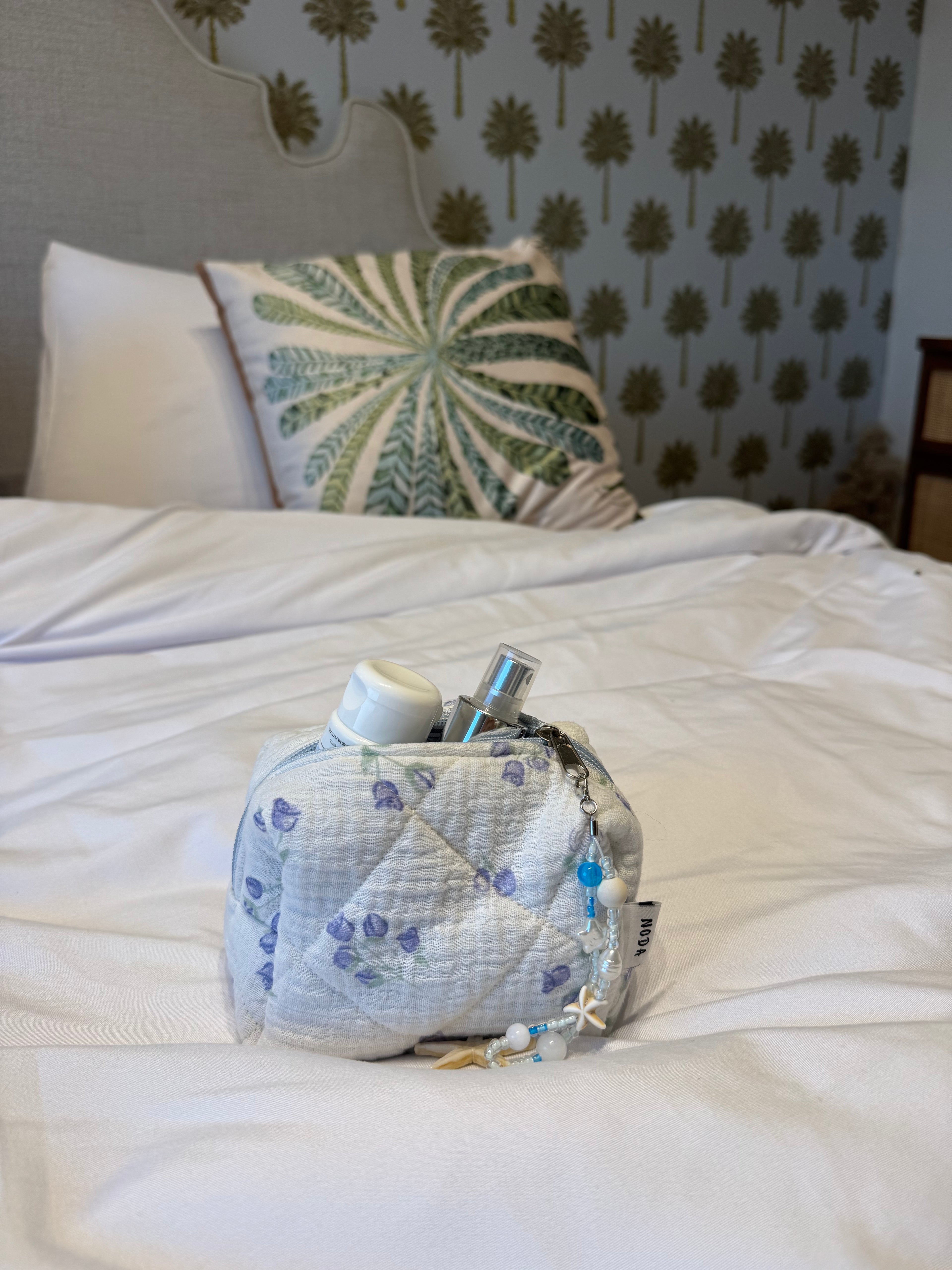 beauty bag blue flower