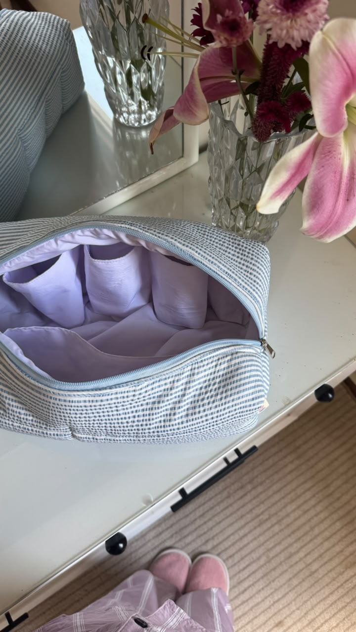 Divided max pouch